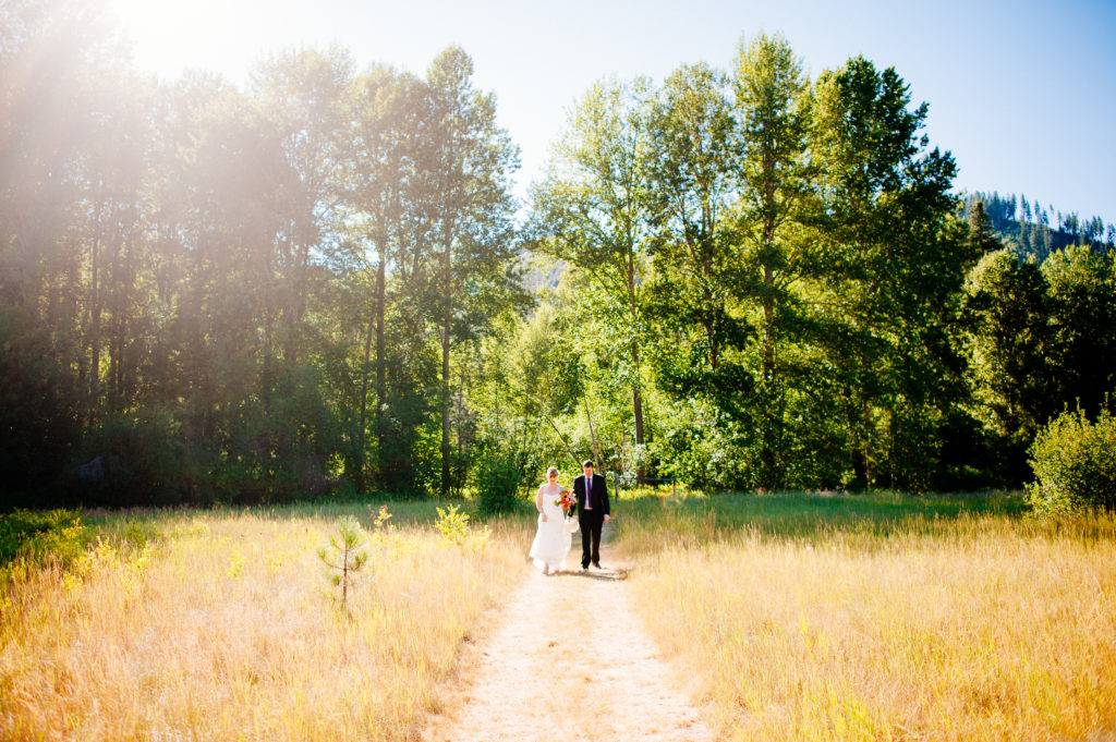 Pine River Ranch Wedding by Neal and Saskia Photography in Field